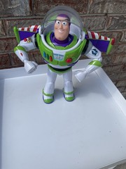 Disney Pixar Toy Story Talking Buzz Lightyear Action Figure 12” Wings. Works