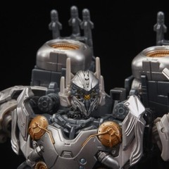 Takara Tomy Hasbro Transformers Studio Series 43 Voyager Class KSI Boss Action