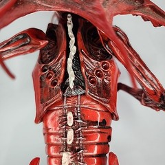 2015 NECA Aliens Genocide Ultra Deluxe Series 15″ Red Queen Mother Figure