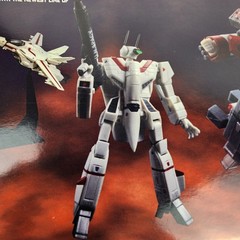 Robotech 30th Anniv. Rick Hunter VF-1J GBP-1 Heavy Armor Veritech 1/100 Toynami