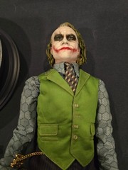 InArt Queen Studios 1/6 The Dark Knight Joker Loose figure and base