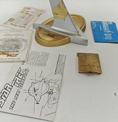 Playmates – Star Trek TNG 7th Anniversary GOLD USS Enterprise 1993 w/ Documents