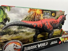 Jurassic World Legacy Collection Carnotaurus Action Figure Roarin’ Real Feel NIB