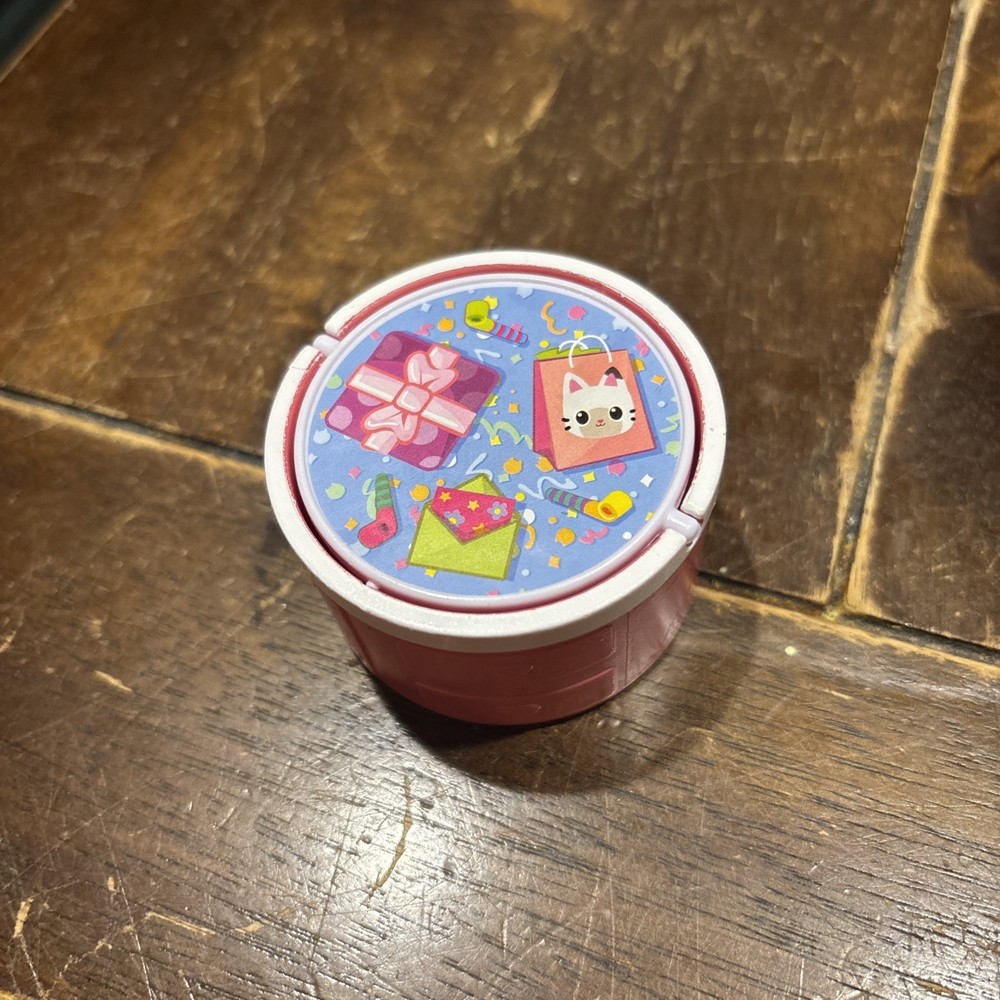 Gabby’s Dollhouse Kitchen Pink 2-in-1 Flip Table Food & Activity HTF 2”x 1.25”