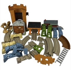 Thomas TrackMaster Tan/Beige Track Lot with Castle Tower Train Station Coal (30)