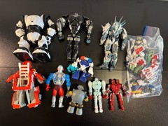 Random Robot Toy Lot Includes Real Steel Figures, Gundams, And Other Loose Toys