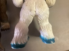 2015 Toys R Us 16 Inch Vinyl Rubber Yeti And Bigfoot Figures LOT Maidenhead