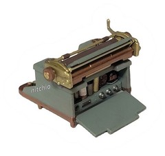 Mezco One:12 Pruneface – TYPEWRITER WITH SPY RADIO & HEADPHONES 1/12 Scale