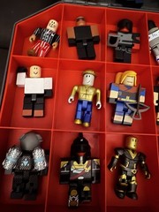 Robolox Action Toy 20+ Varied Figures, + Accessories & Carrying Case. One CODE