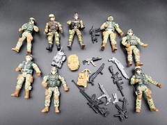 Chap Mei Army Men Lot Of 8 Plus Guns Backpacks