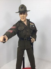 1/6 USMC MARINE GUNNERY SERGEANT R LEE ERMEY IN FULL DRESS GREENS SWORD & STAND