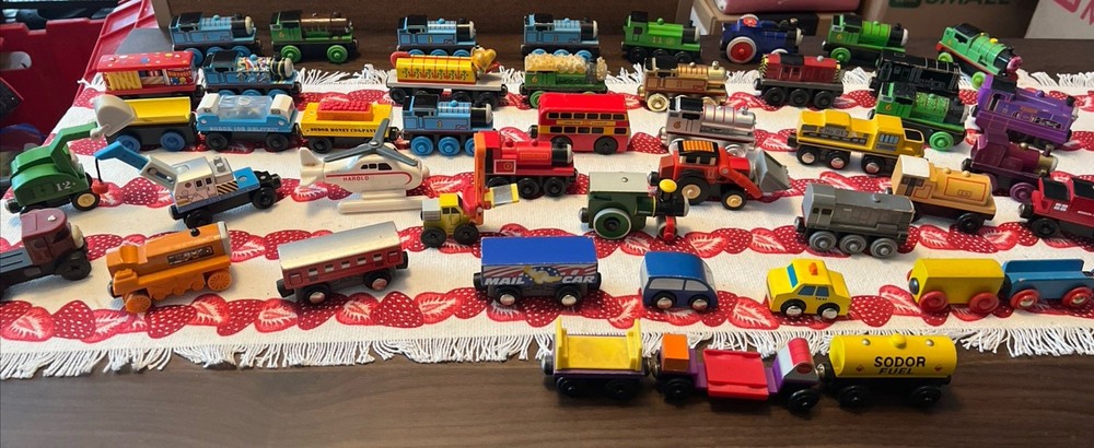 48 THOMAS THE TRAIN & FRIENDS Wood, Vintage, Metal, Buildings, Track, People +++