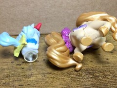 Disney Palace Pets BLONDIE & Whisker Haven Honeycake (pop stick) Figure Toys