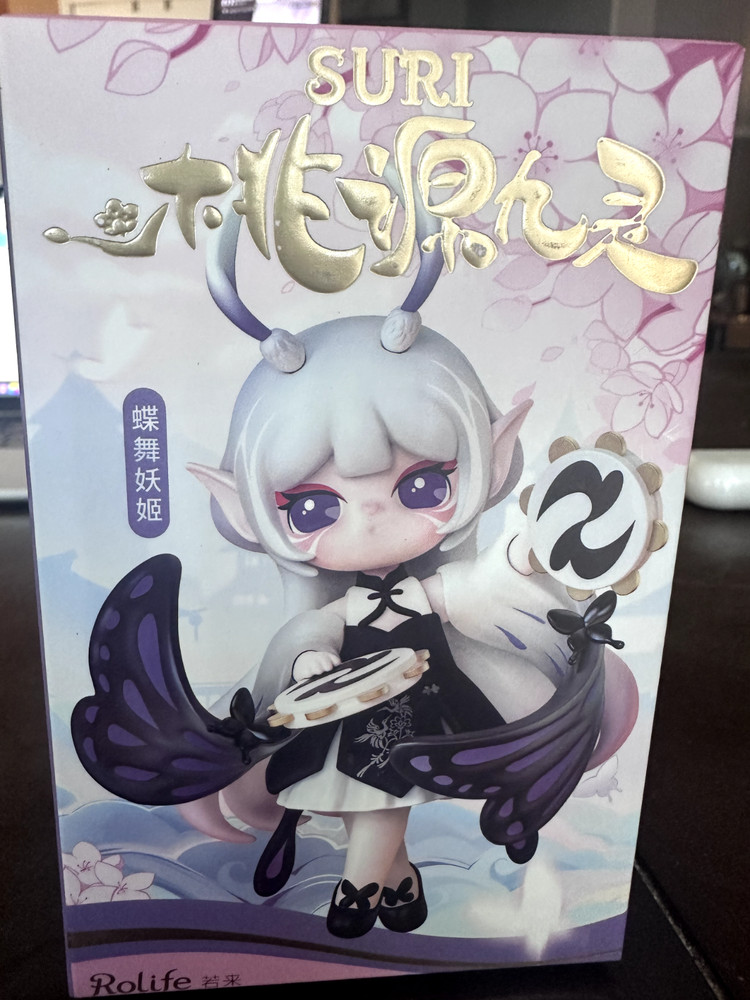 ONE (1) BLIND BOX OF SURI PEACH BLOSSOM SPRING FIGURINE SERIES