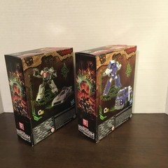 Transformers Kingdom War for Cybertron Deluxe Class Wheeljack , Autobot Pipes