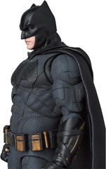 [OPEND] Zack Snyder’s Justice League: Batman MAFEX Action Figure, From U.S