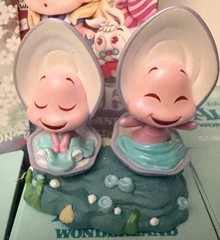 Hot Toys Disney CBX159 Alice in Wonderland Cosbi Curious Oysters Limited Edition