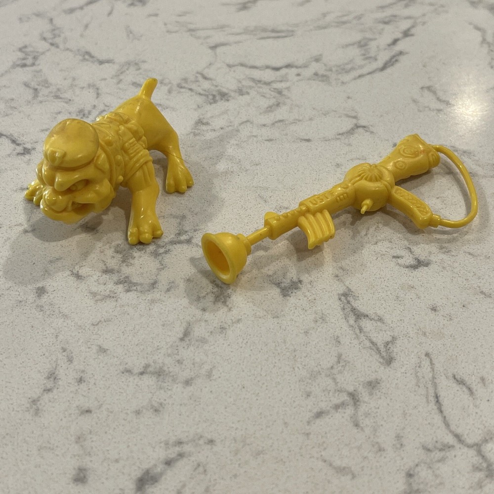 1991 RAPH, THE TEEN GREEN BERET TMNT ACCESSORIES Bulldog USTF Gun Yellow