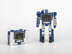 TRANSFORM G1 Reissue Soundwave with Buzzaw cassette Brand New Free Shipping