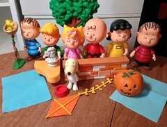 Peanuts Action Figure Lot Charlie Brown Kite Eating Tree Woodstock 2002 PVC