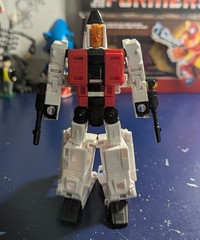Transformers Age of the Primes Slingshot Deluxe Class Figure