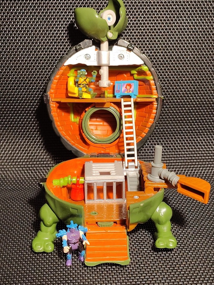 Vintage Teenage Mutant Ninja Turtles Leonardo’s Sewer Lair Mini Play Set 1994