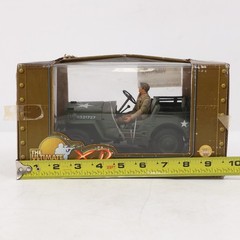 The Ultimate Soldier Xtreme Detail MB Military Jeep & Driver 1:18 Scale 10140