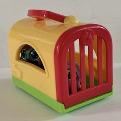 Puppy Dog Pals Travel Pets Series 1 Yellow Carrier, Hissy and Bingo, cat and dog
