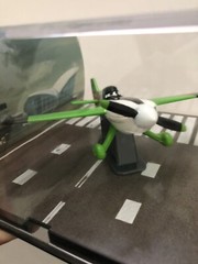 Disney Store Pixar PLANES ZED Exclusive 1:43 Die Cast Plastic Display Case