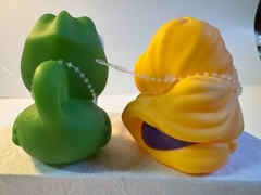 Disney Duckalooza TANGLED RAPUNZEL & PASCAL Rubber Duck 2.75″ – 3″ NWT