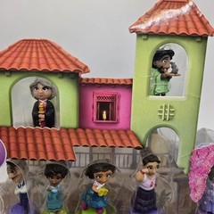 Disney’s Encanto Movie Exclusive Mi Familia Character 12 Toy Figure Set Figures