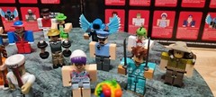 Lot of 20 ROBLOX Figures From The Vault Collection – Toy Party Boxes NO CODE