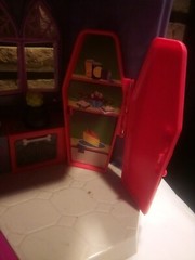 Disney Jr. Vampirina Scare B&B Doll Mansion Castle Play House Only. 27x15x11