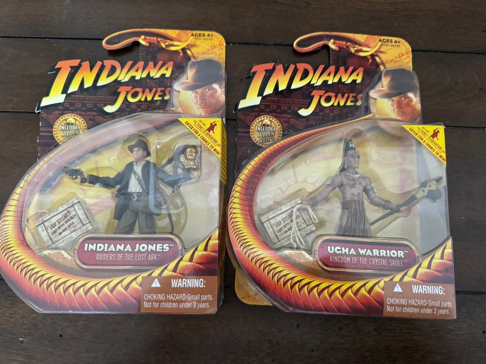 Hasbro Indiana Jones Figure Raiders Of the loat arc & Ucha Warrior Of Crystal Sk