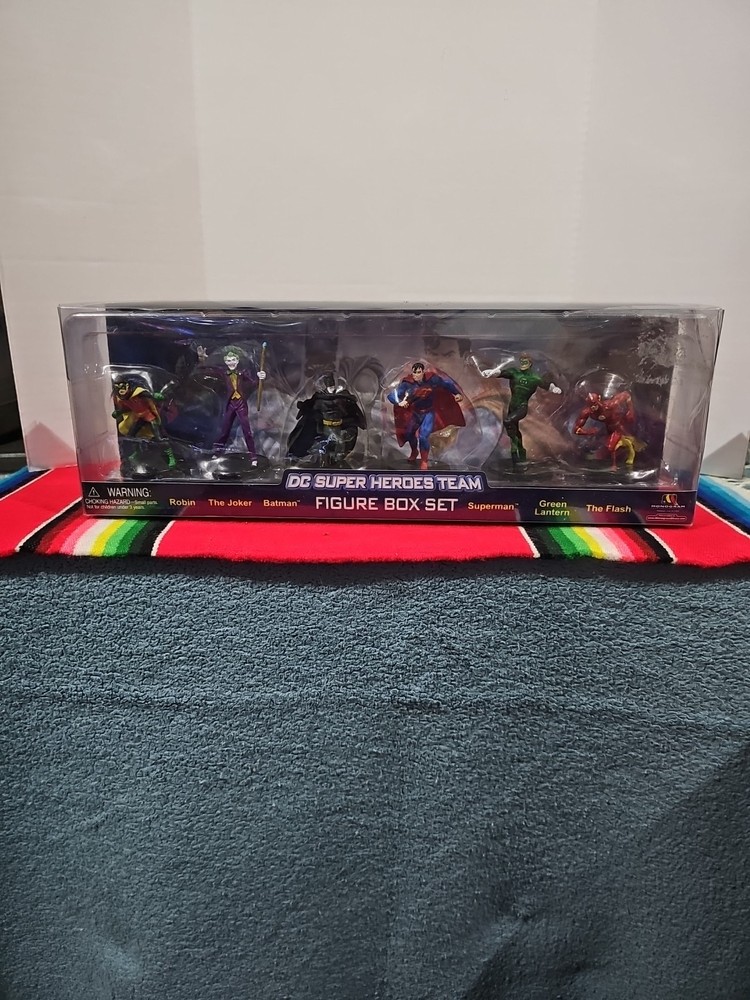 DC Super Heroes Monogram Figure Box Set Robin Joker Batman Superman