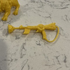 1991 RAPH, THE TEEN GREEN BERET TMNT ACCESSORIES Bulldog USTF Gun Yellow