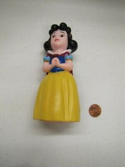 Disney Princess Snow White Yellow Dress Plastic Doll 5″ Toy Figure Cake Topper