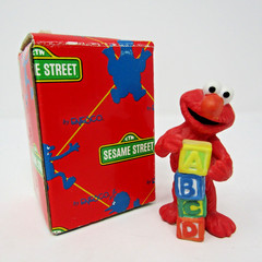 Enesco Sesame Street Elmo with ABC Blocks Figurine 1993 Vintage Original Box
