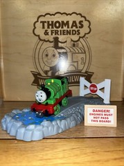 PERCY TAKES PLUNGE THOMAS FRIENDS TRAIN DIECAST TAKE Along Deluxe Play Scene Set