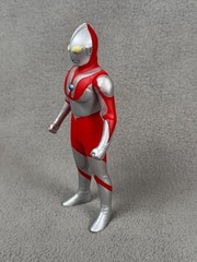Bandai Ultraman #01 Ultra Hero 500 Spark Vinyl 5.5″ Figure 2006