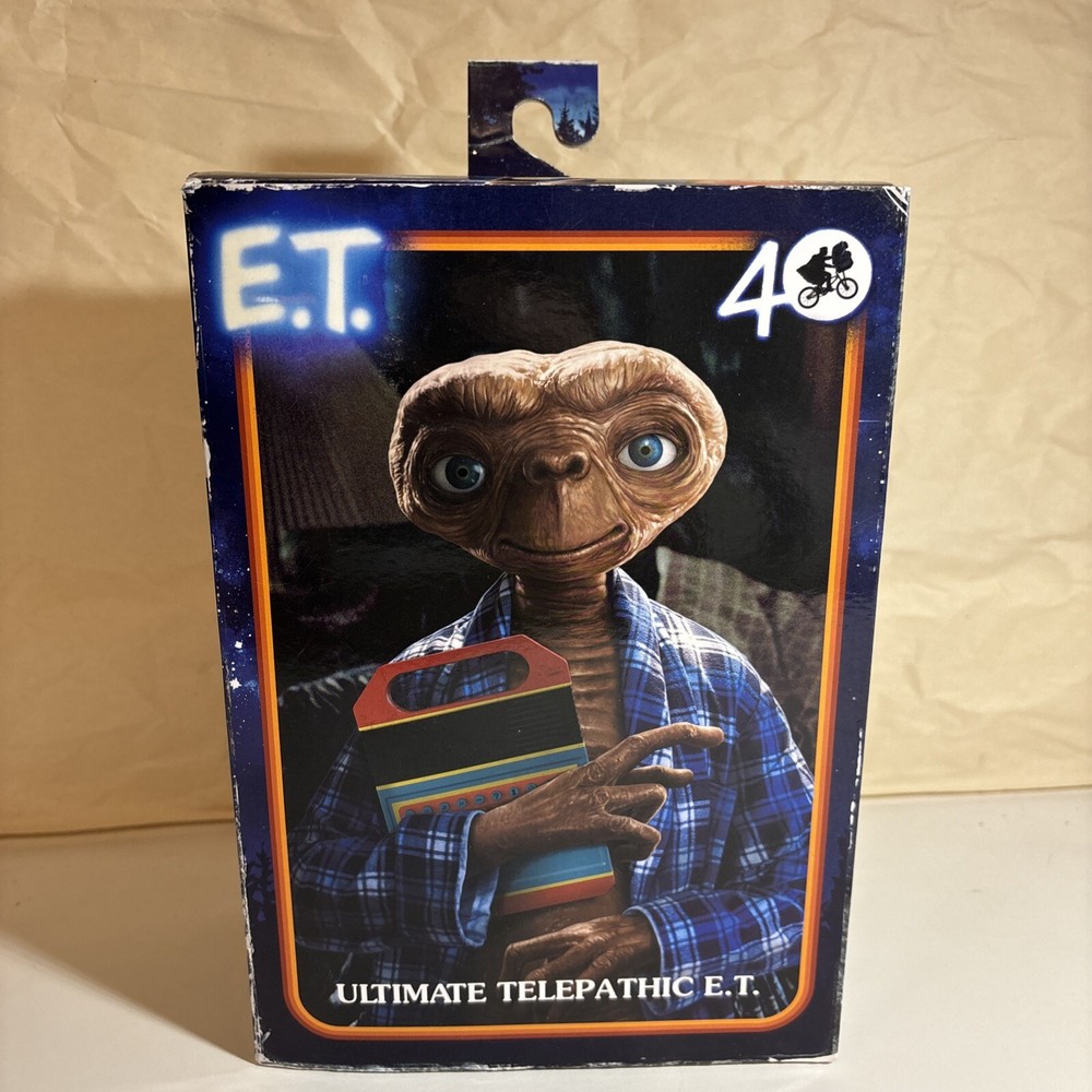 NECA Ultimate Telepathic E.T. – NEW – Box damage
