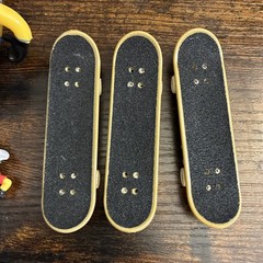 Despicable Me Mixed Lot Minions Toys Figures Fingerboard Mini Skateboards