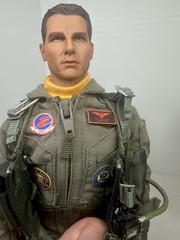 1/6 US NAVY F-14 “TOP GUN” MAVERICK TOM CRUISE TOMCAT FIGHTER PILOT + USN STAND