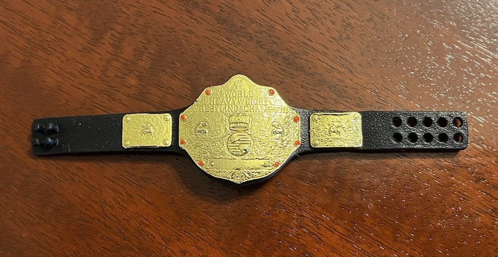 WWE WCW World Heavyweight Championship Belt Action Figure Big Shiny Gold