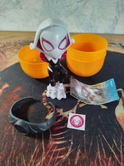 Marvel Maxi 2025 Ghost Spider Spider-Gwen Kinder Surprise