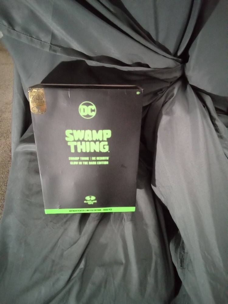 Mcfarlane Dc Multiverse Swampthing Megafig Glow In The Darrk