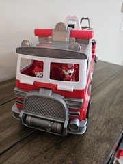 Paw Patrol Ultimate Rescue Fire Truck Ladder Lights Sound Marshall & Water Darts
