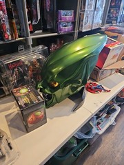 Marvel Legends Spider-Man NWH Green Goblin Premium Helmet + Pumpkin Bomb