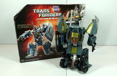 Transformers Universe Takara Ultra Class Combaticon Onslaught Brand