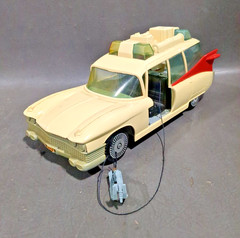 Lot Of Ghostbusters Items Vintage Kenner Ecto-1 Plush Stay Puft Slimer Toys